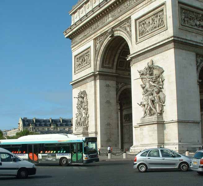 RATP Heuliez at Arc de Triomphe